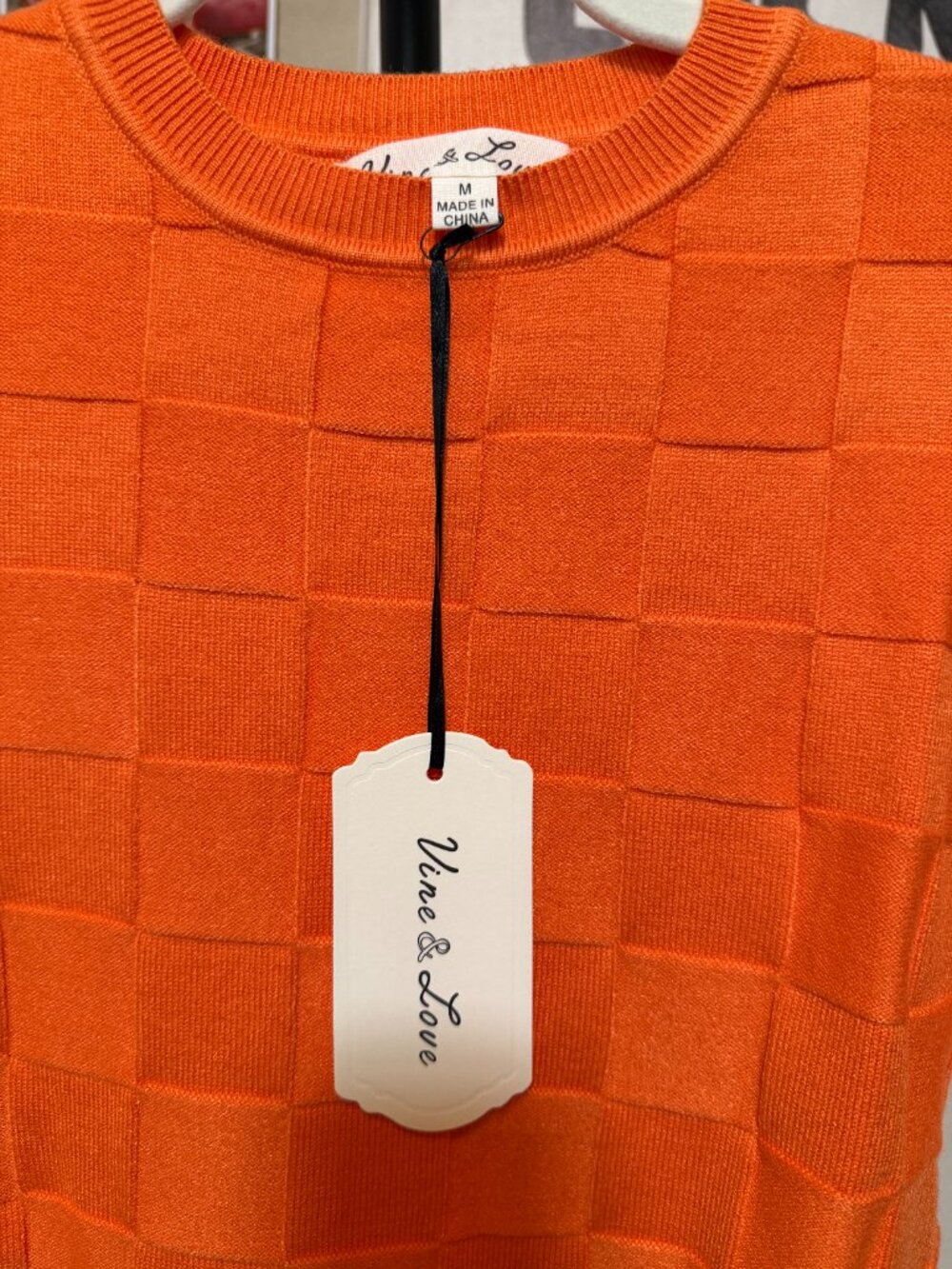 Vine & Love Checkerboard Short Sleeve Knit Sweater Top Orange M NWT - Picture 2 of 2